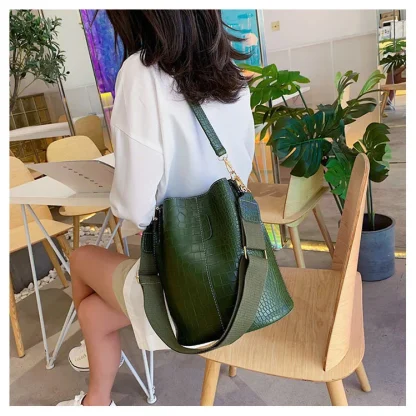 Sleek Bucket Shoulder Bag - Image 3