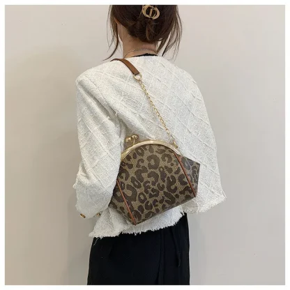 Kiss-lock Leopard Shoulder Bag - Image 6