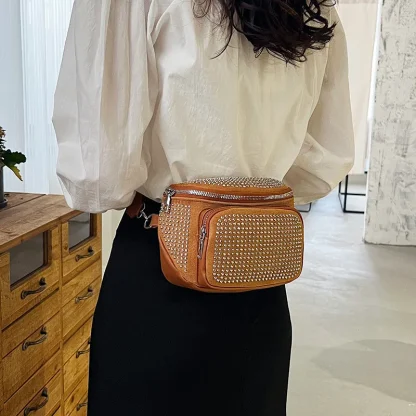 Diamond-shaped Saddle Shoulder Bag - Image 3
