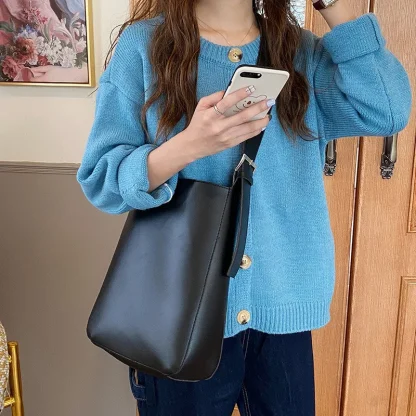 Casual Solid Shoulder Bag - Image 4