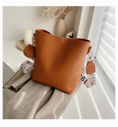 Checkered Strap Shoulder Bag - Image 4