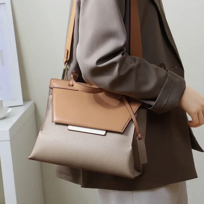 Elegant Shoulder Bag - Image 3