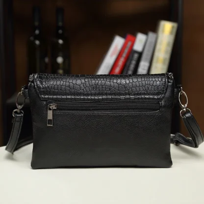 Chain Envelope Shoulder Clutch Bag - Image 2