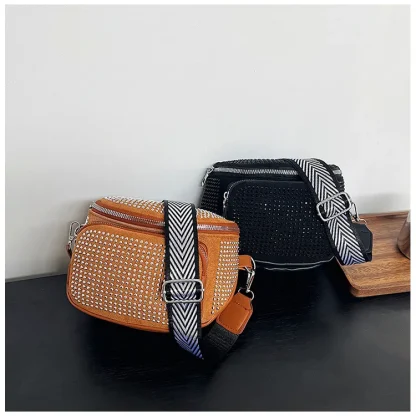 Diamond-shaped Saddle Shoulder Bag - Image 5