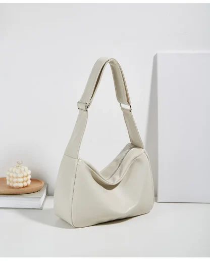 Classic Minimalist Shoulder Bag - Image 5