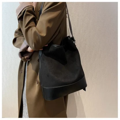 Soft Retro Shoulder Bag - Image 3