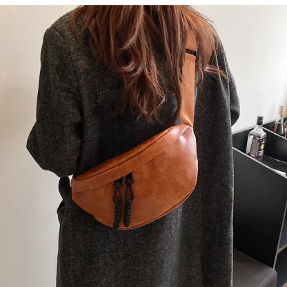 Crossbody Saddle Shoulder Bag - Image 3