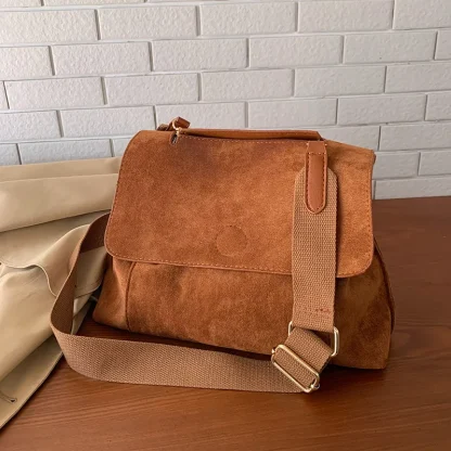 Middle Crossbody Shoulder Bag - Image 6