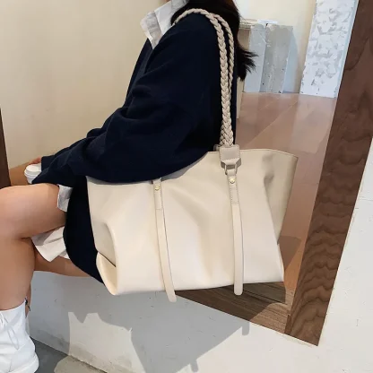 Stylish Elegant Shoulder Bag - Image 5