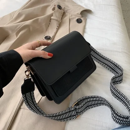 Trendy Flap Shoulder Bag - Image 3