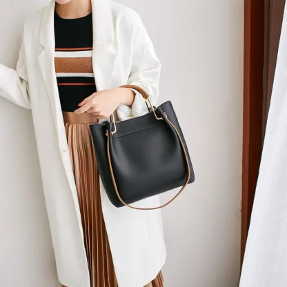 Sleek Elegant Shoulder Bag - Image 3