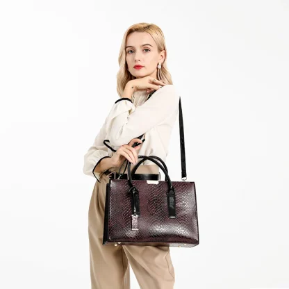 Elegant Snake Pattern Shoulder Bags - Image 2