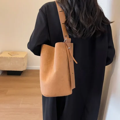 Wide Strap Bucket Shoulder Bag - Image 3