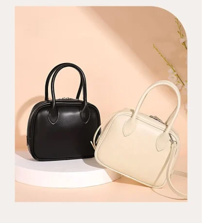Sleek Minimalist Shoulder Bag - Image 6