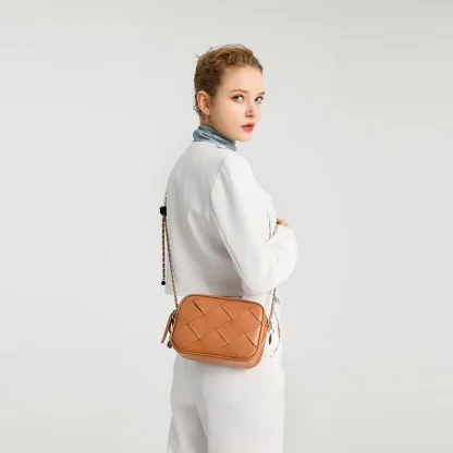 Chain Strap Weave Shoulder Bags - Image 4