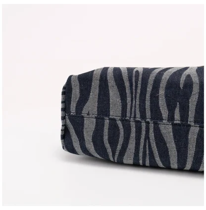 Zebra Stripes Shoulder Bag - Image 6