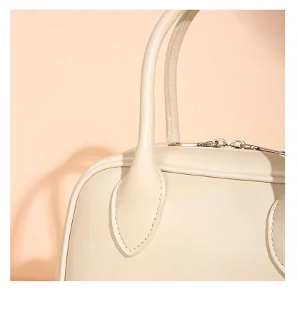 Sleek Minimalist Shoulder Bag - Image 4