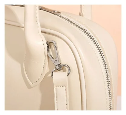 Sleek Minimalist Shoulder Bag - Image 5