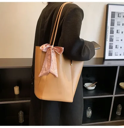 Sleek Solid Bucket Shoulder Bag - Image 3