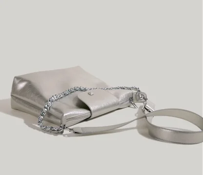 Chain Crossbody Shoulder Bag - Image 5