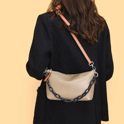 Thick Chain Zippered Shoulder Bag - Image 2