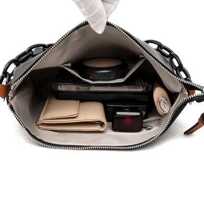 Thick Chain Zippered Shoulder Bag - Image 6