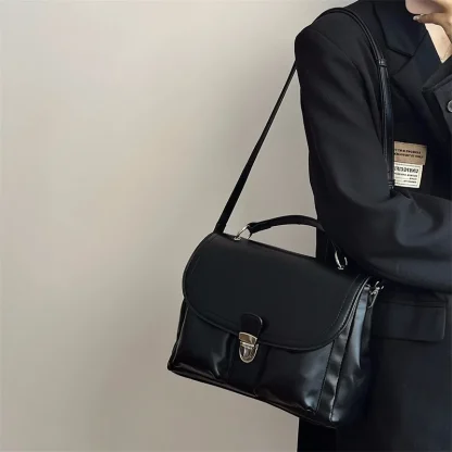 Sleek Black Flap Shoulder Bag - Image 3