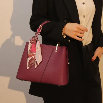Luxury Zippered Solid Shoulder Bags