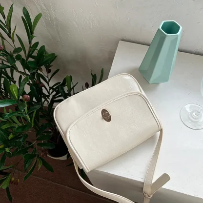 Minimalist Flap Solid Shoulder Bags - Image 7