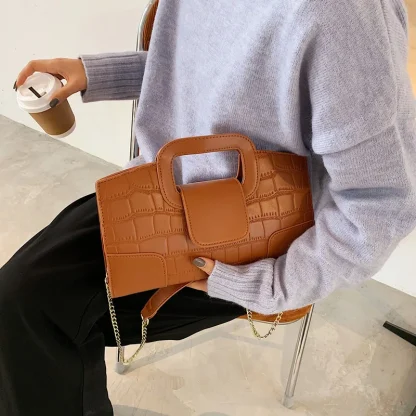 Chain Strap Elegant Shoulder Bag - Image 3