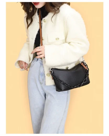 Thick Chain Zippered Shoulder Bag - Image 4
