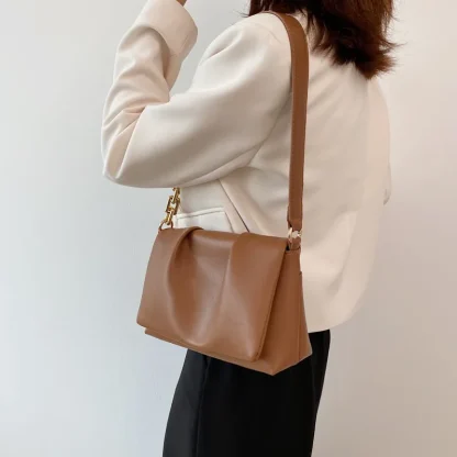 Thick Chain Sleek Shoulder Bags - Image 2